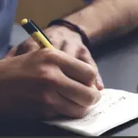 Los artículos académicos son la manera formal de escribir sobre un tema específico, generalmente por profesionales expertos en una determinada materia.